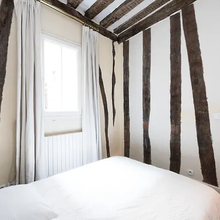 Ile Saint-louis Apartment