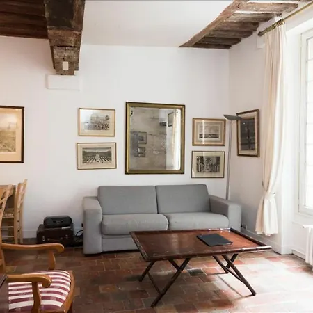 Ile Saint-louis Apartment
